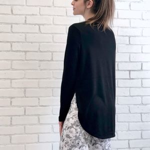 LONG SLEEVE HIGH-LOW FLOWY TOP - (BLACK)